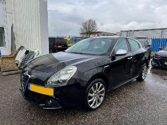 damaged passenger cars Alfa Romeo Giulietta 1.4 T Distinctive 2010/6