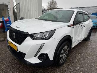 Schadeauto Peugeot 2008 1.2 PureTech Blue Lease Active 2020/4