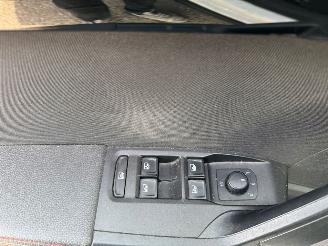 Seat Arona 1.0 TSI Xcellence Business Intense picture 16