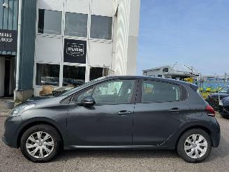 Peugeot 208 1.2 PureTech Blue Lion picture 2