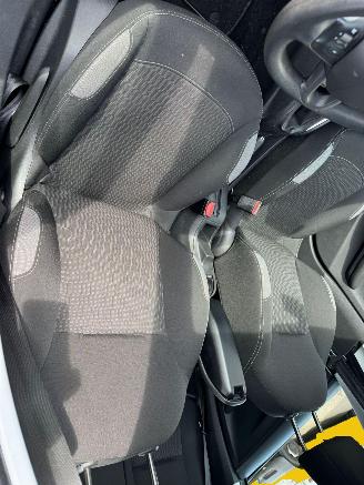 Peugeot 208 1.2 PureTech Blue Lion picture 17