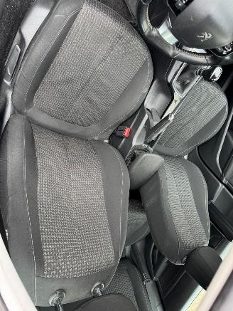 Peugeot 308 1.5 BlueHDi Blue Lease picture 15