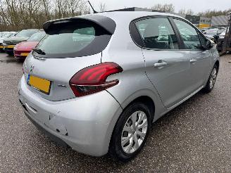 Peugeot 208 1.2 PureTech Blue Lease picture 4