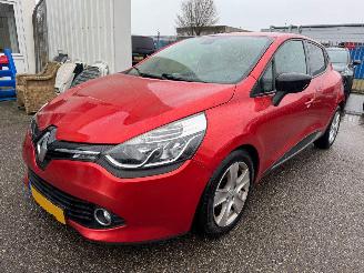 krockskadad bil auto Renault Clio 1.5 dCi ECO Dynamique 2014/6