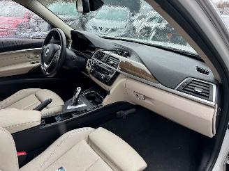 BMW 3-serie 320i  AUTOMAAT Luxury Edition picture 15