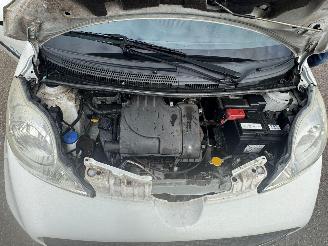 Peugeot 107 1.0-12V XS picture 7