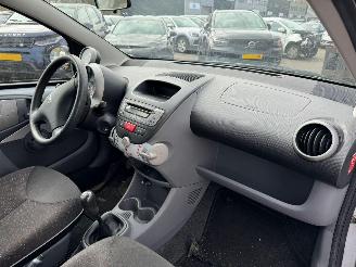 Peugeot 107 1.0-12V XS picture 14