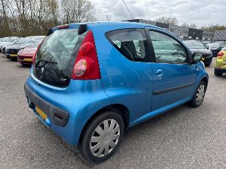 Peugeot 107 1.0-12V XS picture 5