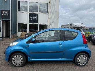 Peugeot 107 1.0-12V XS picture 2