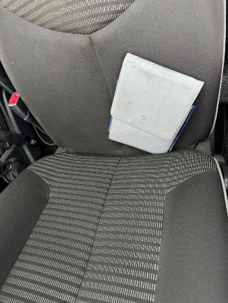 Peugeot 107 1.0 AUTOMAAT Active picture 14