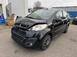 Schadeauto Peugeot 107 1.0 AUTOMAAT Active 2012/11