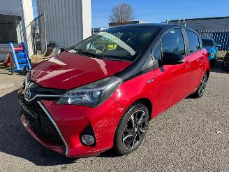 skadebil auto Toyota Yaris 1.5 AUTOMAAT Hybrid Dynamic Bi-Tone 2019/6