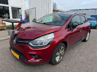 uszkodzony samochody osobowe Renault Clio Estate 0.9 TCe Limited 2017/6