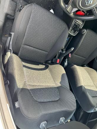 Suzuki Swift 1.2 Comfort Smart Hybrid picture 18