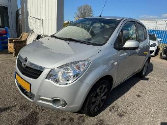 Voiture accidenté Opel Agila 1.2 Edition 2013/9