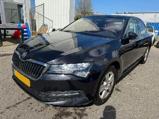 krockskadad bil auto Skoda Superb 1.5 AUTOMAAT TSI ACT Business Edition 2022/2