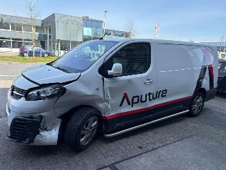 Schade bestelwagen Opel Vivaro 2.0 CDTI L3H1 Innovation 2019/10