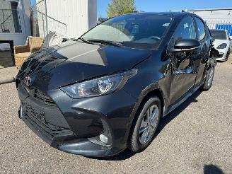 damaged passenger cars Toyota Yaris 1.5 AUTOMAAT Hybrid 115 Active 2024/10