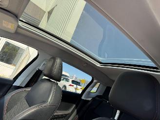 Peugeot 2008 1.2 PureTech GT-line picture 16