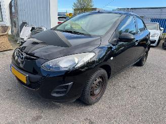 skadebil auto Mazda 2 1.3 Cool 2011/3