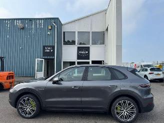 Porsche Cayenne 3.0 AUTOMAAT E-Hybrid picture 2