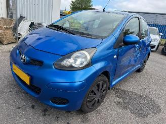 Schadeauto Toyota Aygo 1.0-12V Access 2011/3