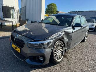krockskadad bil auto BMW 1-serie 120i Executive 2018/10