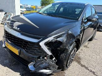 krockskadad bil auto Kia Sportage 1.6 AUTOMAAT T-GDi Hybrid DynamicLine 2023/2