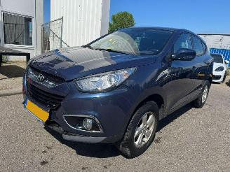 Damaged car Hyundai Ix35 2.0i Active 2010/9