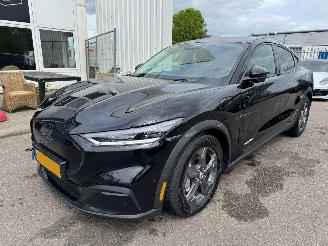 Schadeauto Ford Mustang Mach-e Ford Mustang Mach-E RWD 75 kWh 2021/5