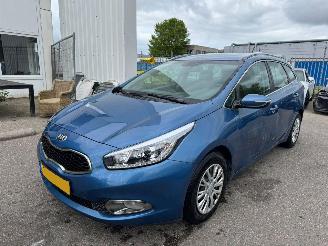 Schadeauto Kia Cee d Sportswagon 1.6 GDI Plus Pack 2013/4