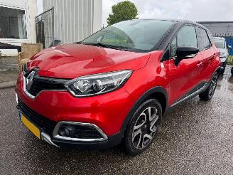 Vaurioauto  passenger cars Renault Captur 0.9 TCe Helly Hansen 2015/1