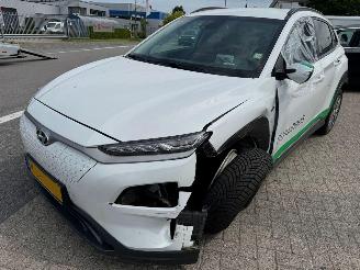 Schadeauto Hyundai Kona Fashion 64 kWh AUTOMAAT 2020/12