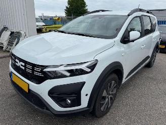Unfallwagen Dacia Jogger 1.6 AUTOMAAT Hybrid 140 Expression 7p. 2025/10