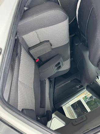 Toyota Auris 1.8 AUTOMAAT Hybrid Dynamic Go picture 13