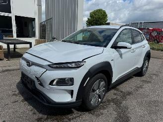  Hyundai Kona EV Premium 64 kWh 2019/12
