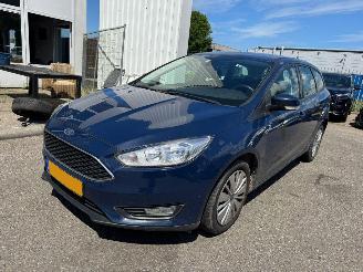 krockskadad bil auto Ford Focus Wagon 1.0 Lease Edition 2017/9