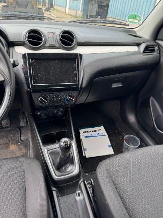 Suzuki Swift 1.2 Select picture 12