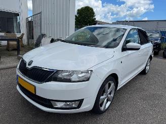 Vaurioauto  passenger cars Skoda Rapid Spaceback 1.2 TSI Greentech Elegance Businessline Pro 2014/1
