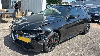 Schadeauto Alfa Romeo Giulia 2.0 T AWD Veloce 2017/11