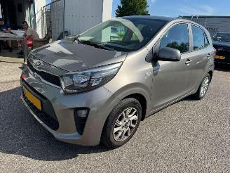 Vaurioauto  passenger cars Kia Picanto 1.0 CVVT EconomyPlusLine 2019/4