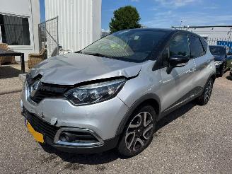 Damaged car Renault Captur 1.2 AUTOMAAT TCe Dynamique 2014/7