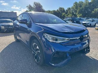 krockskadad bil auto Volkswagen ID.5 Pro 77 kWh 2023/5