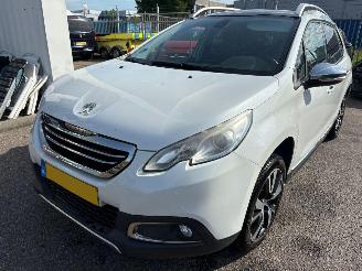 Coche accidentado Peugeot 2008 1.6 VTi Féline 2013/5