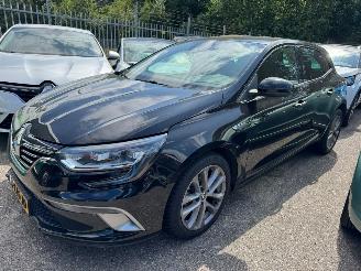 damaged passenger cars Renault Mégane 1.2 TCe GT-Line 2017/6