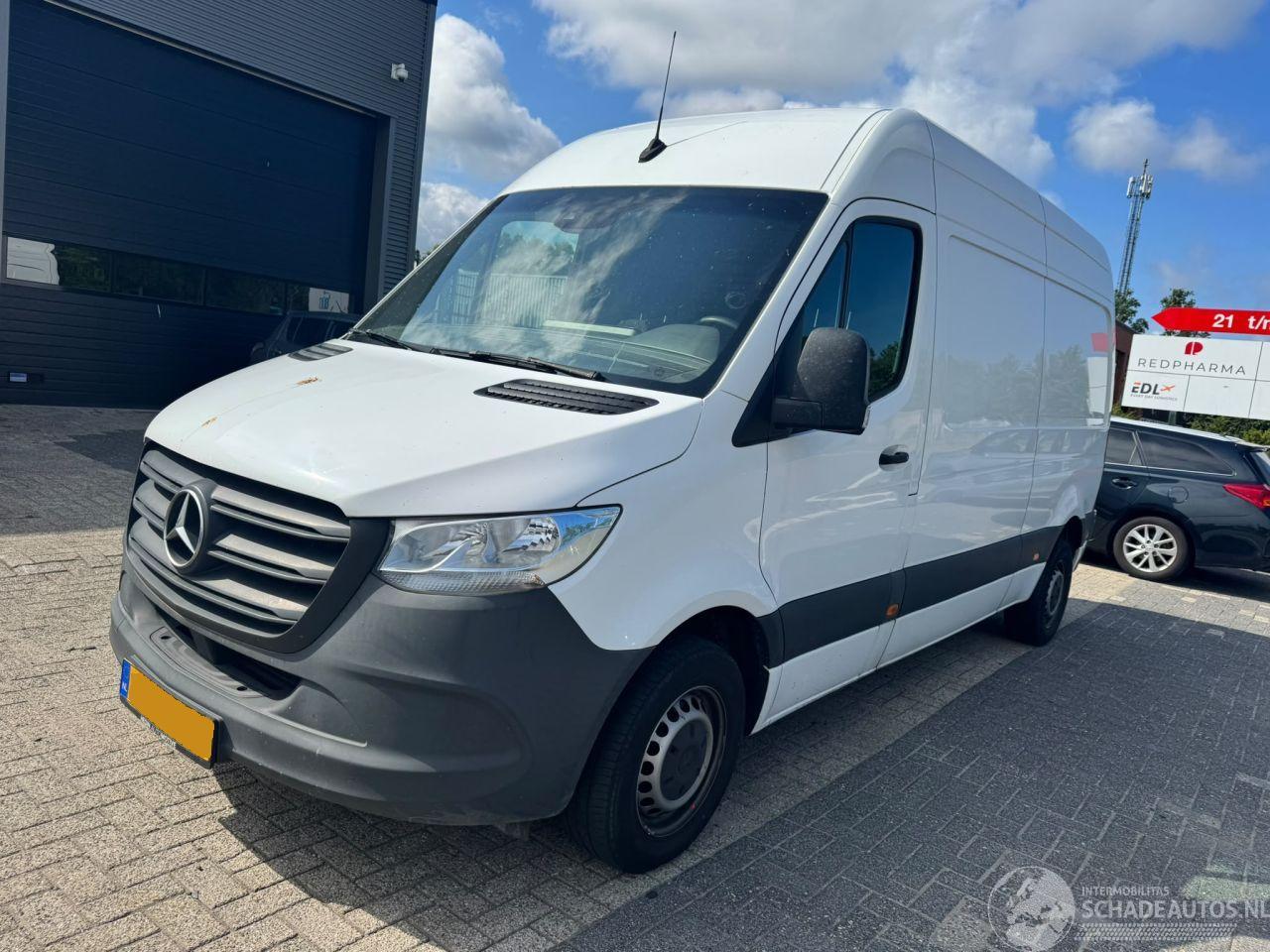 Mercedes Sprinter 211 1.9 CDI L2H2 FWD Functional