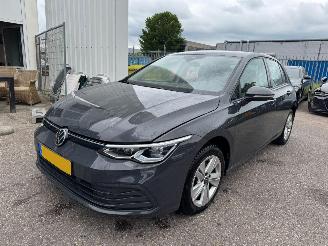 uszkodzony samochody osobowe Volkswagen Golf 1.0 AUTOMAAT eTSI Life Business 2020/12