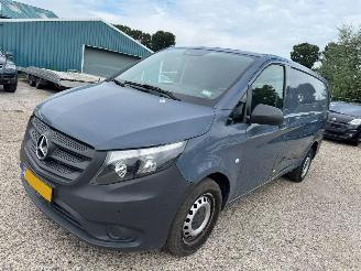 krockskadad bil bedrijf Mercedes Vito 110 CDI Functional Lang 2020/10