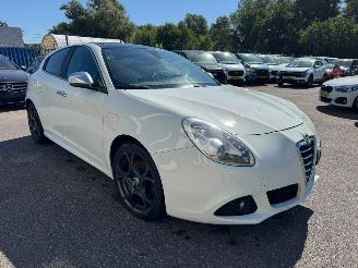 krockskadad bil auto Alfa Romeo Giulietta 2.0 JTDm Distinctive 2011/11