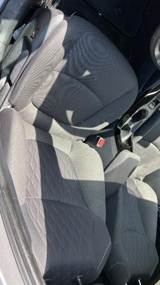Toyota Corolla 1.6 AUTOMAAT picture 19